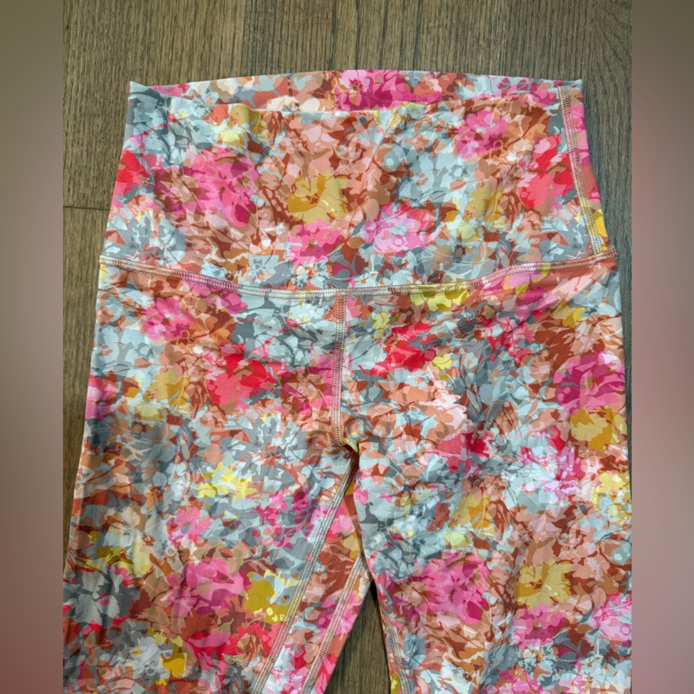 Lululemon Align Pant-Inflorescence Multi-28" inseam-Size 6 - Picture 6 of 11